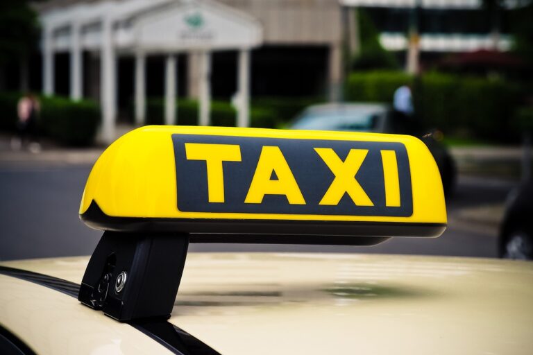 Créez un Site de Réservation de Taxi Ultra Performant : Les 5 Plugins WordPress Incontournables